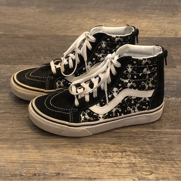 Vans Sneaker Gently Used - Picture 1 of 8